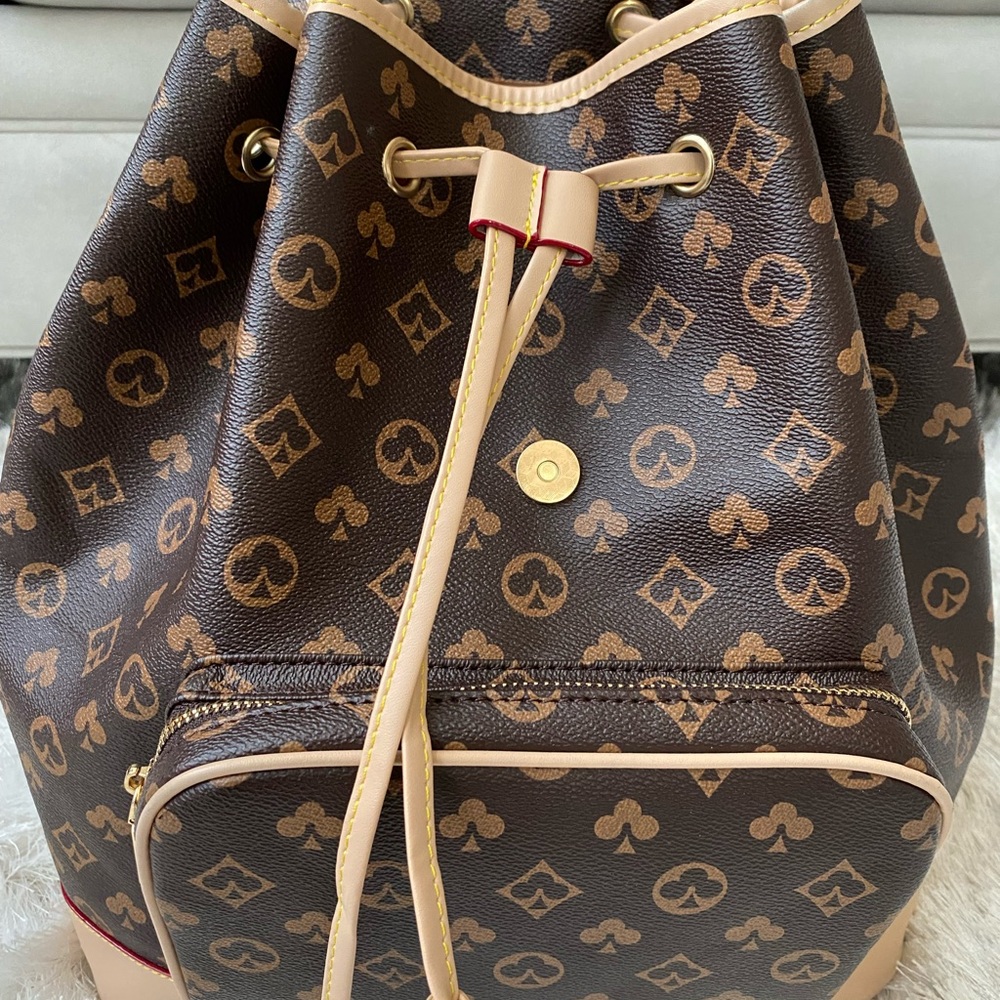 Backpack - Picture 4 of 6